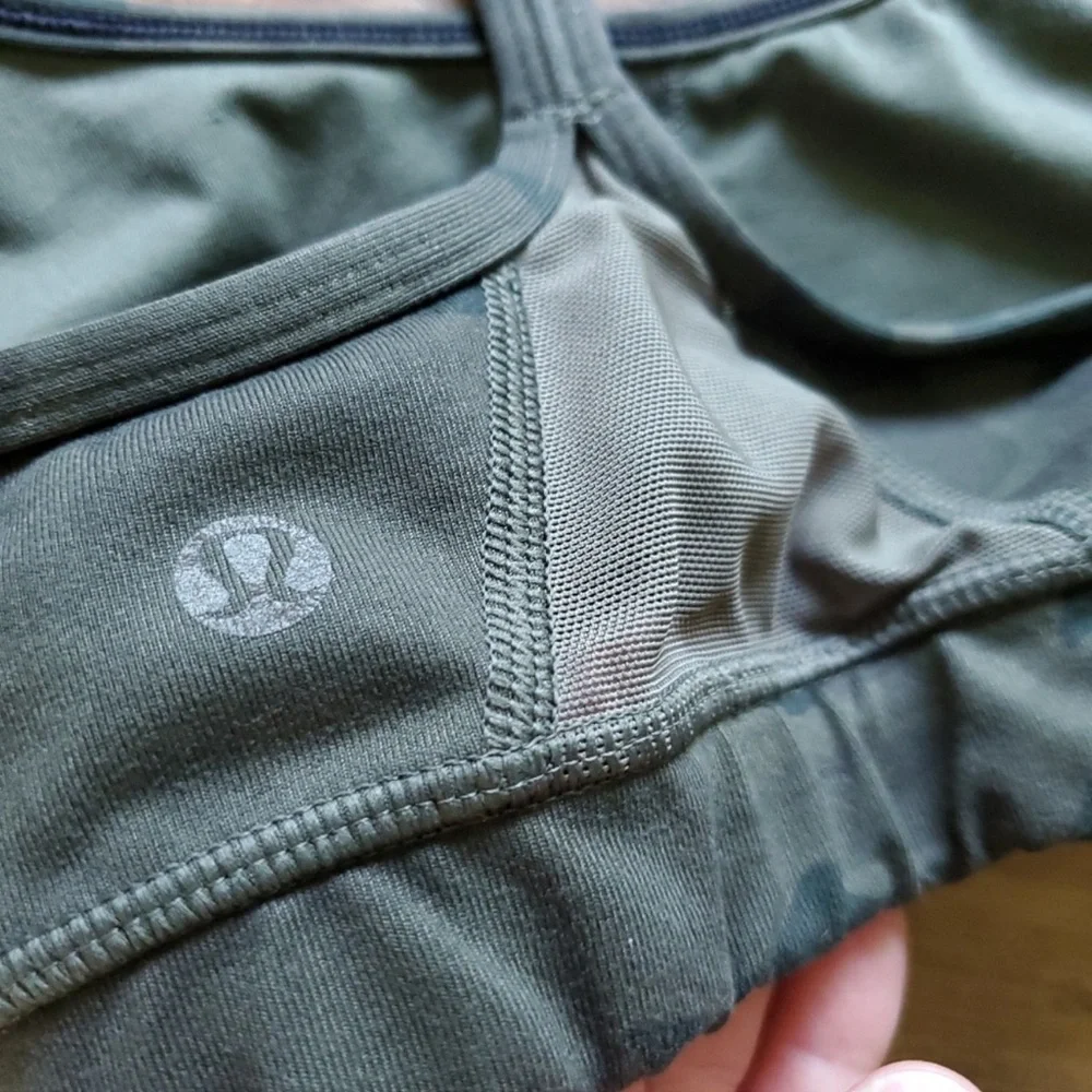 Lululemon Athletica Flow Y Bra Savasana Camo Fatigue Green Size 4